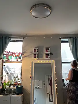 Snapshot of sylviahhh chatting on March 2026 10:43:01 PM sylviahhh online show from March 2026 10:43:01 PM