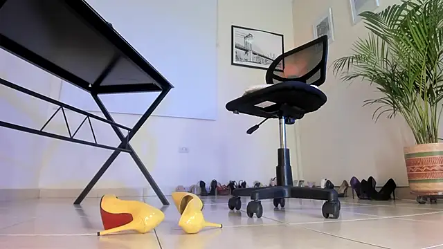 Kimmroggerr online show from December 2024 11:05:01 PM