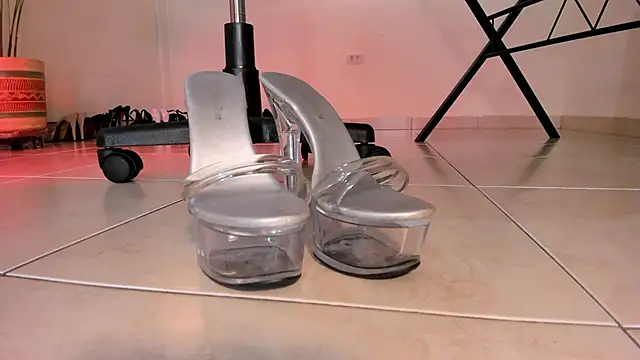 Kimmroggerr online show from February 2025 08:22:01 PM