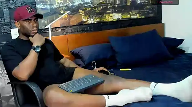 thomas santtos1 online show from March 2025 12:00:01 AM