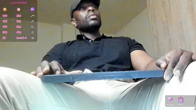 Snapshot of thomas_santtos1 chatting on July 2026 01:37:01 PM thomas santtos1 online show from July 2026 01:37:01 PM