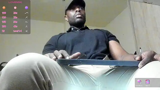 Snapshot of thomas_santtos1 chatting on July 2026 01:43:01 AM thomas santtos1 online show from July 2026 01:43:01 AM