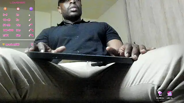 Snapshot of thomas_santtos1 chatting on July 2026 01:59:01 PM thomas santtos1 online show from July 2026 01:59:01 PM