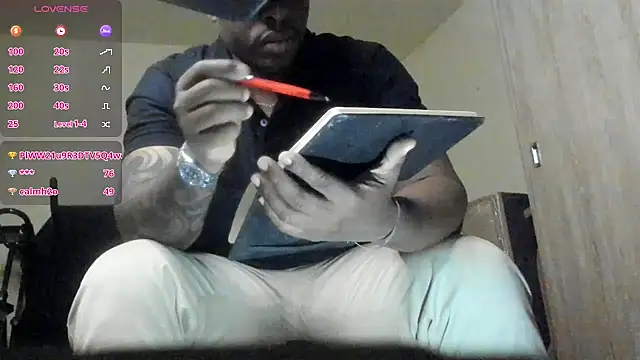 Snapshot of thomas_santtos1 chatting on July 2026 03:47:01 PM thomas santtos1 online show from July 2026 03:47:01 PM
