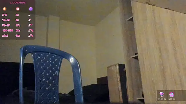 Snapshot of thomas_santtos1 chatting on July 2026 01:27:01 PM thomas santtos1 online show from July 2026 01:27:01 PM