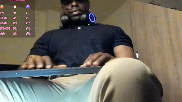 Snapshot of thomas_santtos1 chatting on July 2026 01:33:01 AM thomas santtos1 online show from July 2026 01:33:01 AM