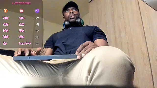 Snapshot of thomas_santtos1 chatting on July 2026 01:58:33 AM thomas santtos1 online show from July 2026 01:58:33 AM