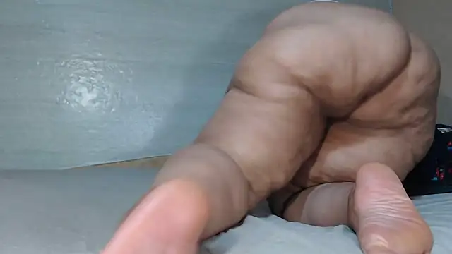 BustyThickyAss online show from February 2025 05:28:01 PM