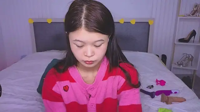 Snapshot of Tina_Kim_ chatting on February 2025 10:48:02 AM Tina Kim online show from February 2025 10:48:02 AM