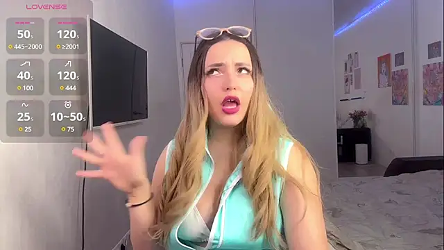 HoneySweetBee online show from February 2025 03:19:01 AM