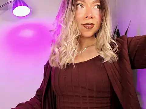 Snapshot of victoria_qq chatting on October 2025 08:05:01 PM victoria qq online show from October 2025 08:05:01 PM