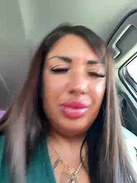 Snapshot of RuslanaXX chatting on June 2026 05:35:01 AM RuslanaXX online show from June 2026 05:35:01 AM