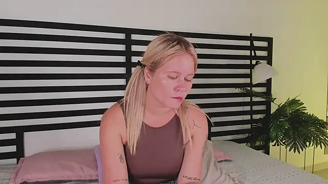 stefanny ruiz  online show from December 2024 12:16:02 PM