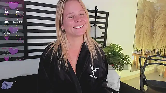 stefanny ruiz  online show from December 2024 03:59:01 PM