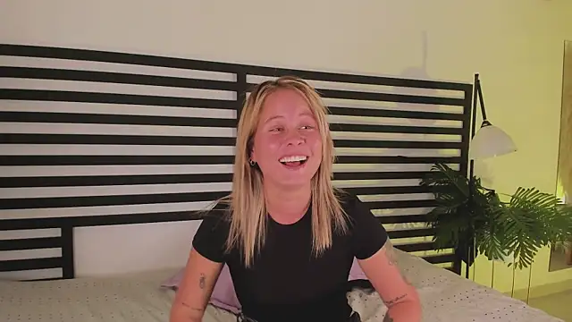 stefanny ruiz  online show from January 2025 03:46:01 PM