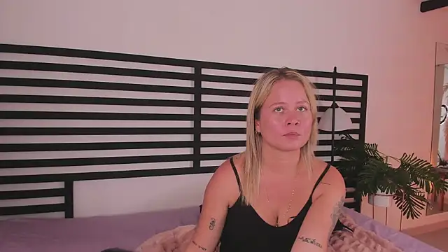 stefanny ruiz  online show from January 2025 03:38:01 PM