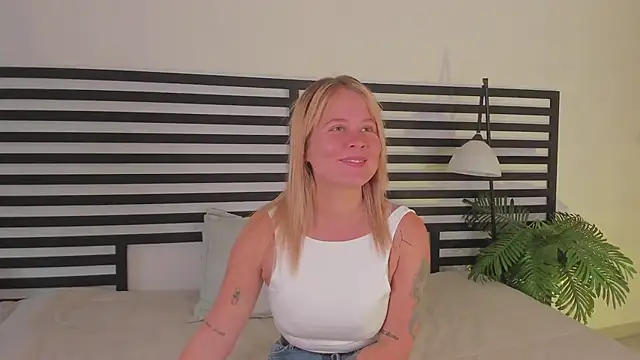 stefanny ruiz  online show from February 2025 12:48:02 PM