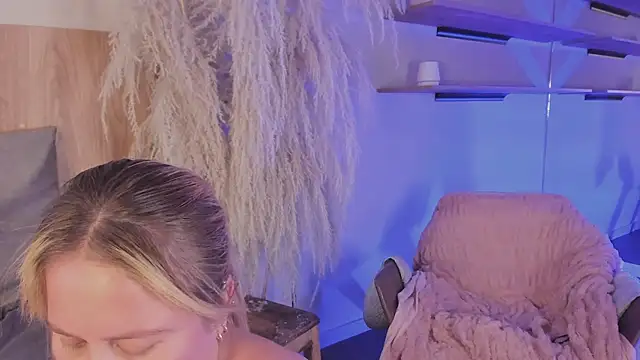 stefanny ruiz  online show from February 2025 06:20:01 PM