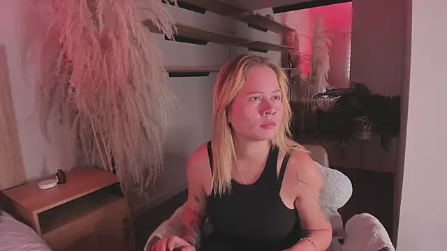 stefanny ruiz  online show from March 2025 12:30:02 PM