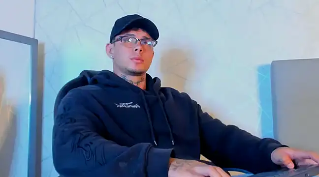 NoahhBrown online show from February 2025 03:03:01 AM