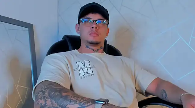 NoahhBrown online show from February 2025 06:55:01 AM