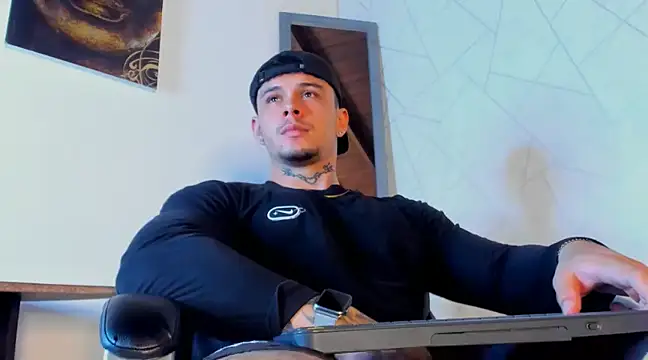 NoahhBrown online show from March 2025 03:59:02 AM