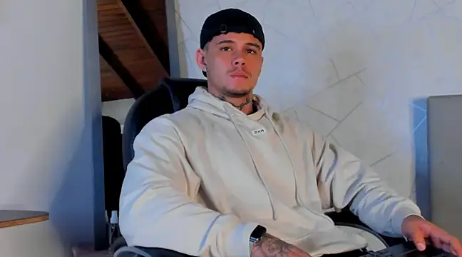 NoahhBrown online show from March 2025 03:32:02 AM