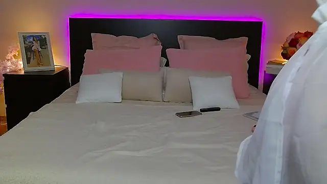 AyanaJoy online show from January 2026 08:21:01 PM