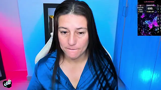 Saskyaa online show from December 2025 02:44:02 PM