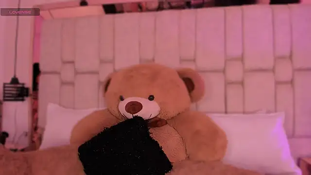 Kleverly Manson1 online show from March 2026 04:06:01 AM