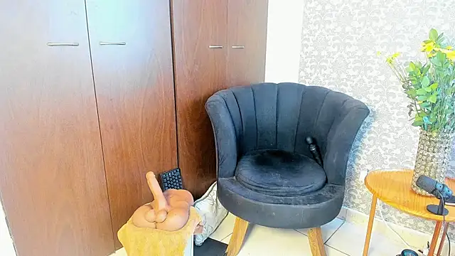 mabelsaravia online show from April 2026 07:37:01 PM