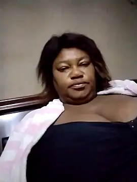 Snapshot of MATUREBUSSTY chatting on September 2025 01:42:02 AM MATUREBUSSTY online show from September 2025 01:42:02 AM