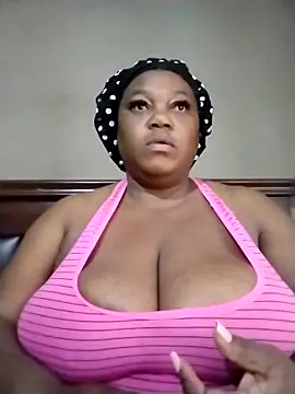 Snapshot of MATUREBUSSTY chatting on November 2025 03:53:02 AM MATUREBUSSTY online show from November 2025 03:53:02 AM