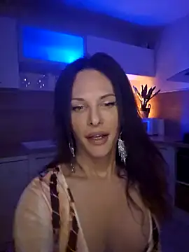 Snapshot of Luna_Kitanna chatting on December 2024 09:13:02 PM Luna Kitanna online show from December 2024 09:13:02 PM