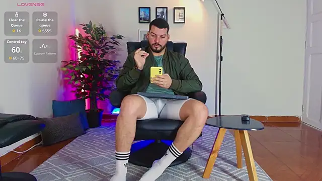 HenryBenso online show from October 2025 04:38:01 PM