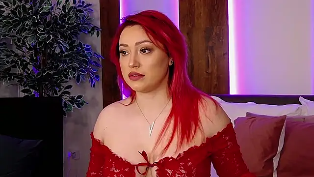 Snapshot of EmyHilton chatting on March 2025 05:59:02 AM EmyHilton online show from March 2025 05:59:02 AM