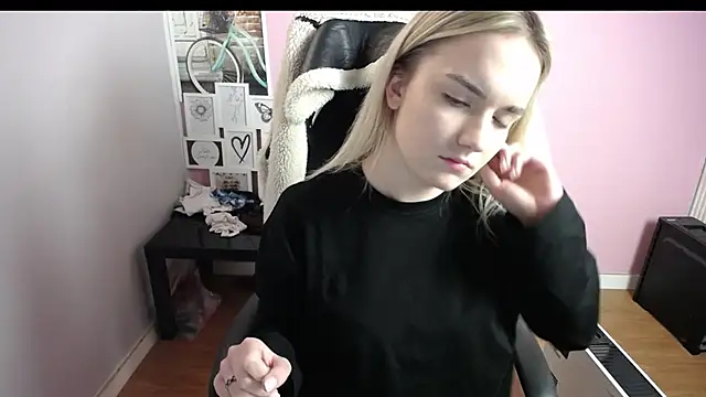 viktoria lovely online show from December 2025 12:45:02 PM