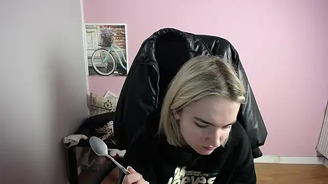 viktoria lovely online show from April 2026 06:18:02 AM