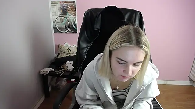 viktoria lovely online show from April 2026 07:00:02 AM