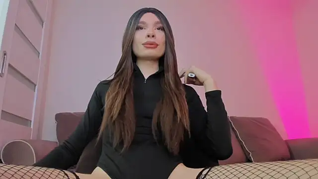 monicastark  online show from October 2025 05:02:02 PM