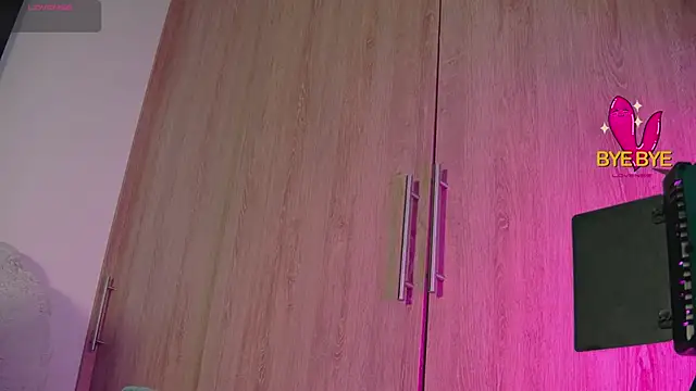 Snapshot of aidaadams chatting on October 2025 11:00:01 AM aidaadams online show from October 2025 11:00:01 AM