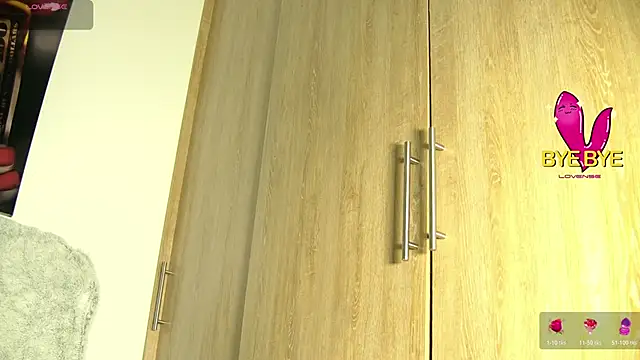 Snapshot of aidaadams chatting on November 2025 11:43:02 AM aidaadams online show from November 2025 11:43:02 AM