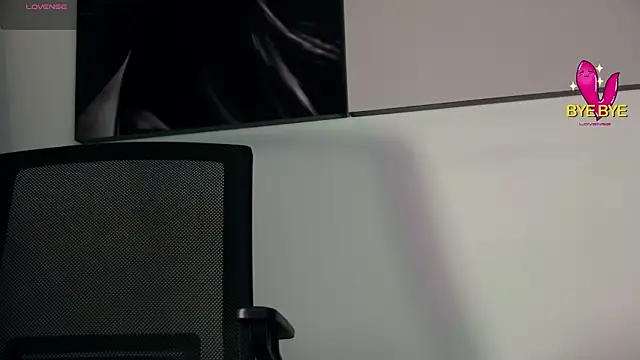 Snapshot of aidaadams chatting on November 2025 11:14:01 AM aidaadams online show from November 2025 11:14:01 AM