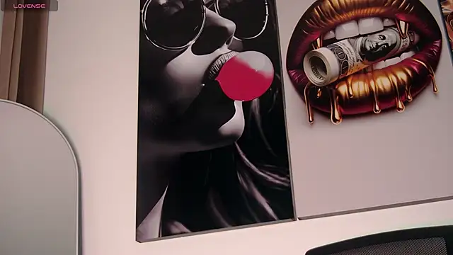 Snapshot of aidaadams chatting on December 2025 11:26:02 AM aidaadams online show from December 2025 11:26:02 AM