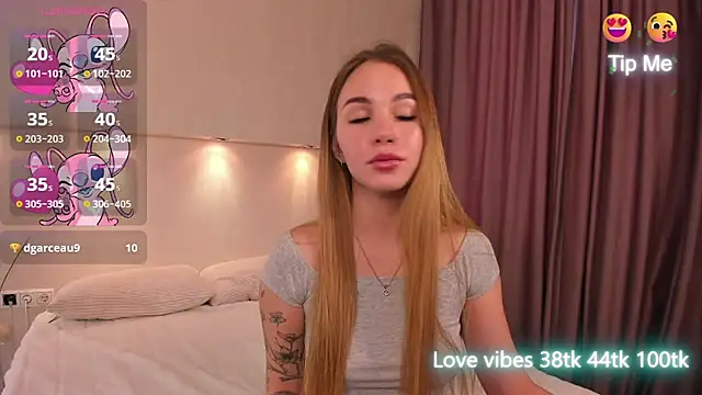 Snapshot of Tracy-Taylor chatting on January 2025 04:58:02 AM Tracy-Taylor online show from January 2025 04:58:02 AM