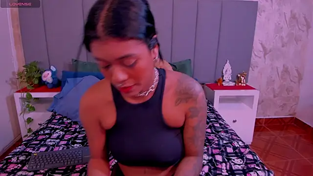 Snapshot of JulianaMiller chatting on January 2025 02:20:02 AM JulianaMiller online show from January 2025 02:20:02 AM