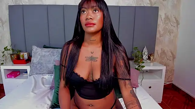 Snapshot of JulianaMiller chatting on September 2025 03:32:02 AM JulianaMiller online show from September 2025 03:32:02 AM