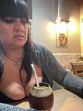 Snapshot of Sensualmente333 chatting on May 2026 12:24:01 PM Sensualmente333 online show from May 2026 12:24:01 PM