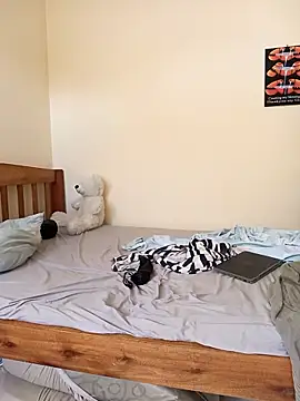 Snapshot of Horny_wifey254 chatting on December 2025 12:53:02 PM Horny wifey254 online show from December 2025 12:53:02 PM