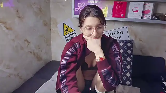 Snapshot of Lui_sa3 chatting on February 2026 04:46:01 PM Lui sa3 online show from February 2026 04:46:01 PM